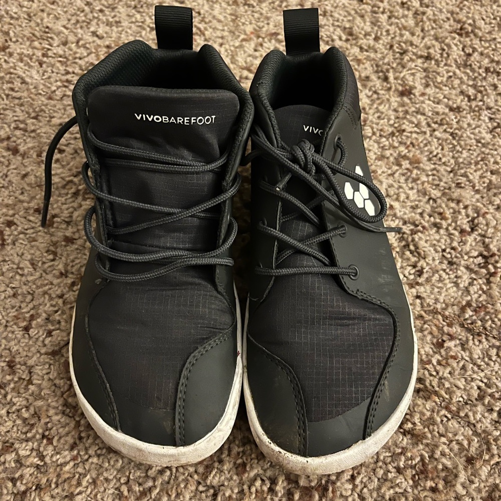Vivibarefoot kids US size 2.  EUC.